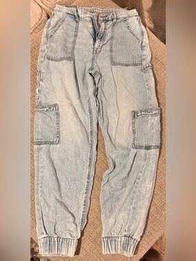 American Eagle Outfitters Light Blue Relaxed Cargo Jeans